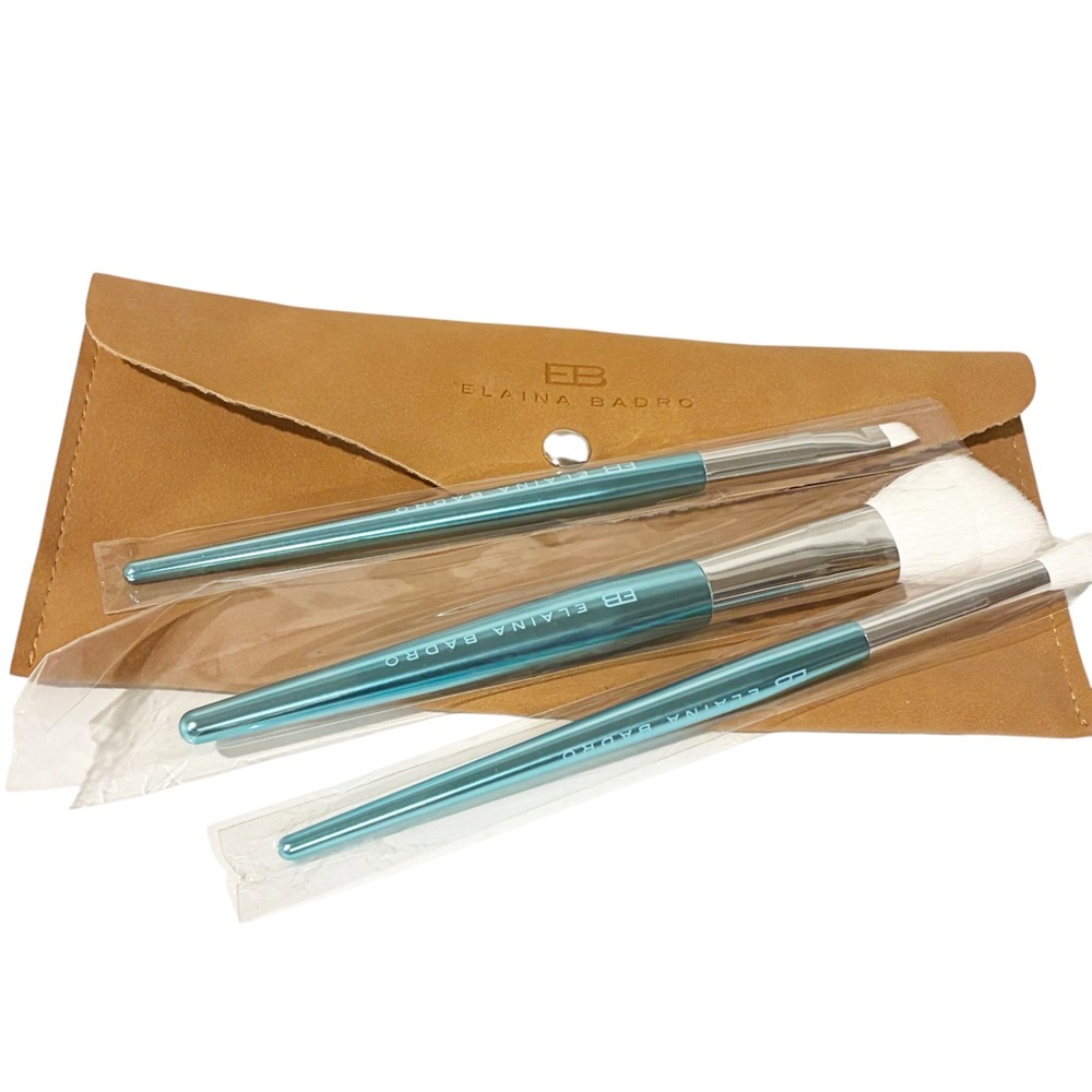 Elaina Badro Baby Blues 3-Piece Makeup Brush Set With Storage Bag NEW